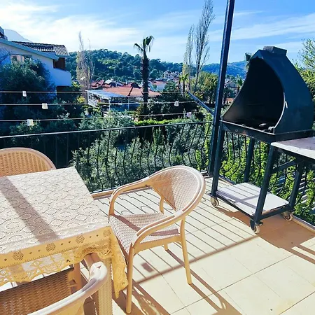 The Tulip Apartment *